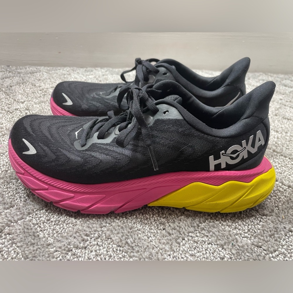 Hoka Arahi 6